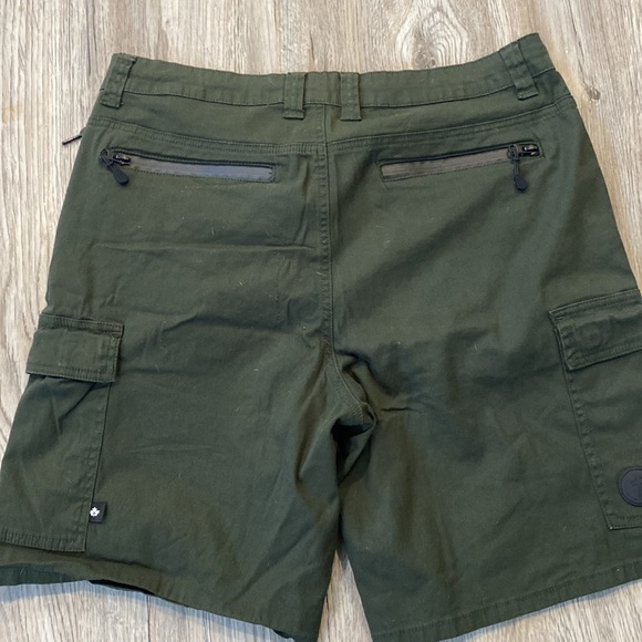 Green size 34 mens cargo shorts - Picture 3 of 4